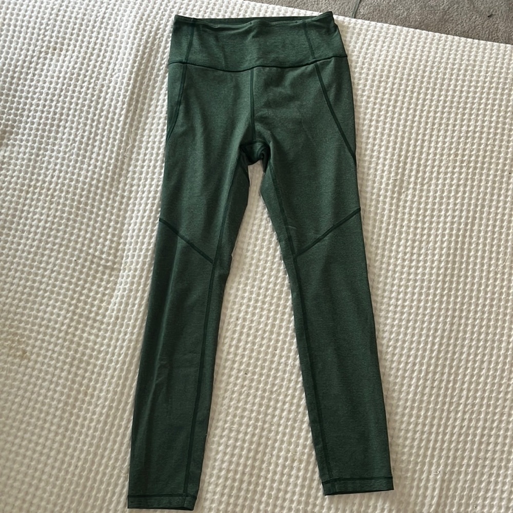 Outdoor Voices 3/4 leggings. Hunter green. Small